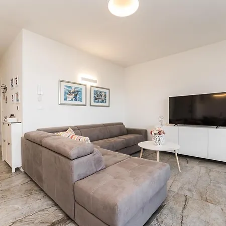 Deluxe Cigit * Turanj