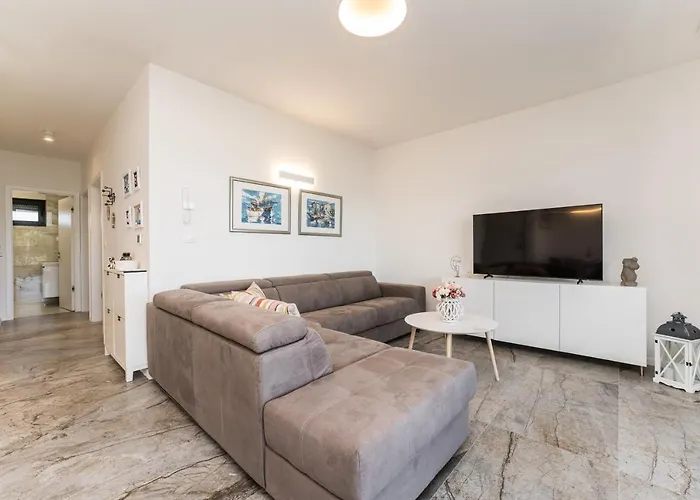 Deluxe Cigit * Турань