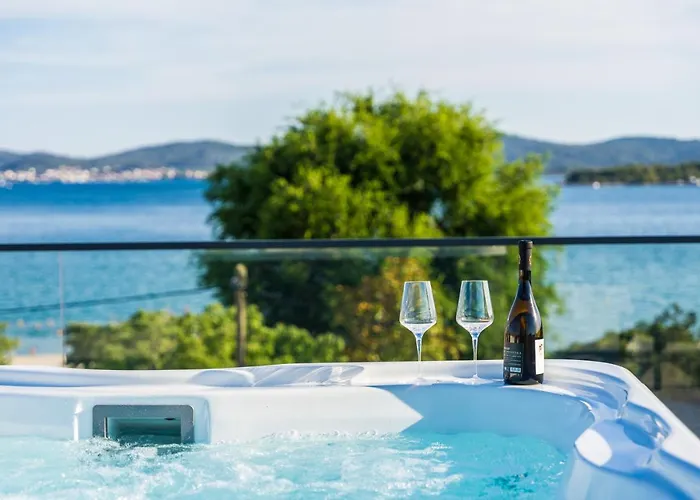 Deluxe Cigit Апартаменты *